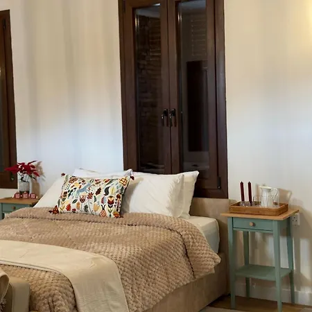 Aprosmeno Jacuzzi House 7 アパート アグロス