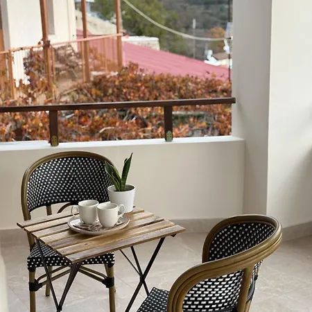 Aprosmeno Jacuzzi House 7 アパート