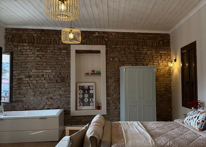 Aprosmeno Jacuzzi House 7 アパート *